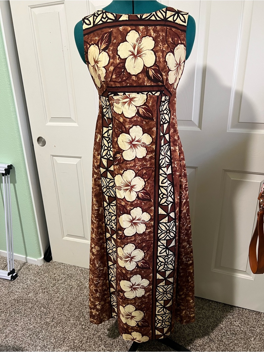 Vintage Ui Maikai Brown floral aloha Hawaiian tiki maxi dress